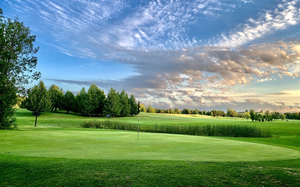 Home Deer Run Golf Course at Kawartha Lakes